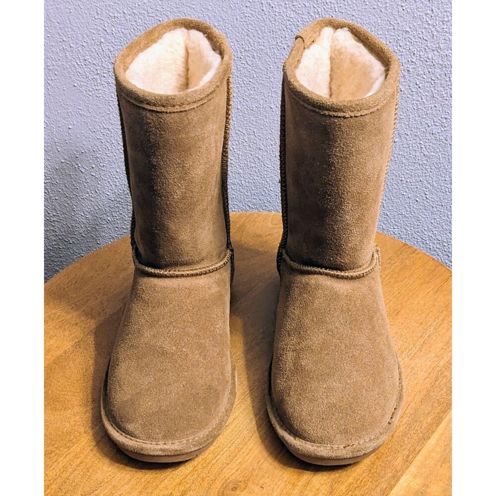 Bearpaw Women's 7 Emma Short Suede Boots Hickory Brown Wool Blend Lining 608W